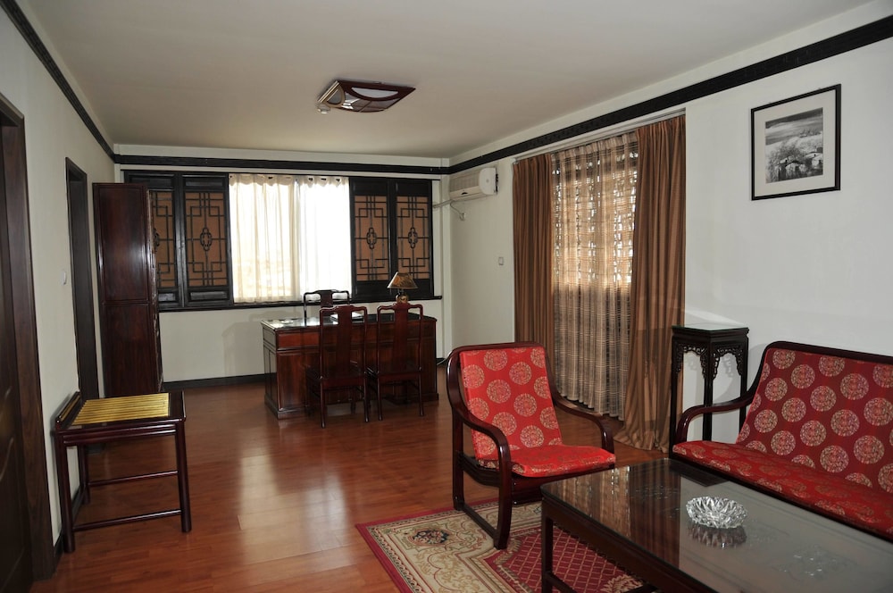 Deluxe Suite photo 2