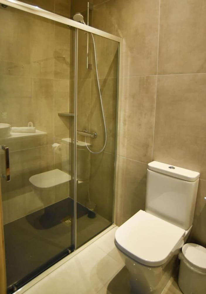 Double Room, Balcony, Partial Sea View - Photo 16