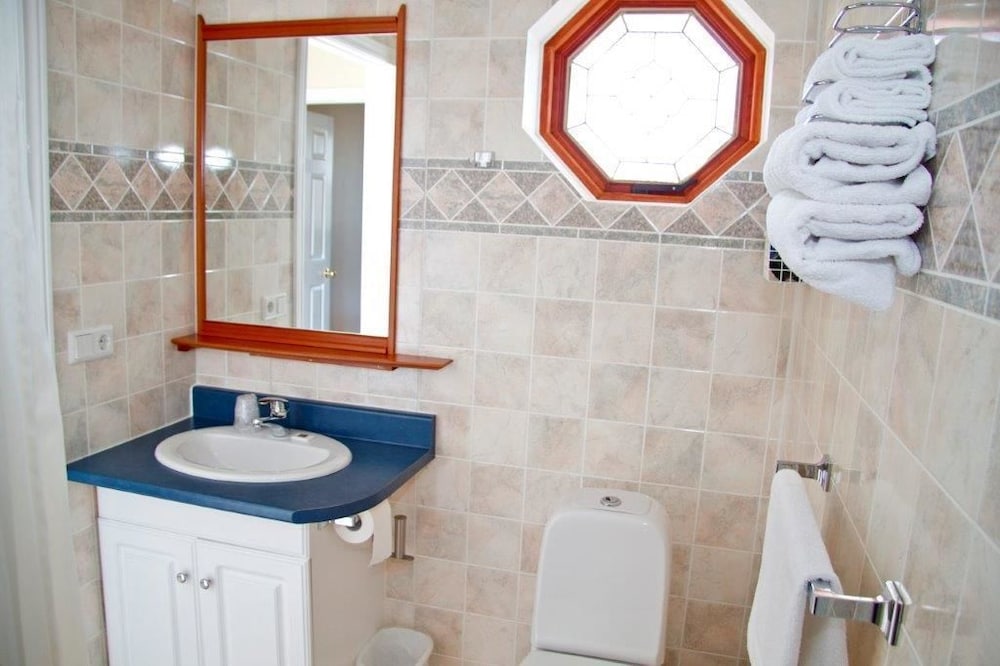 Double or Twin Room, Private Bathroom photo 3