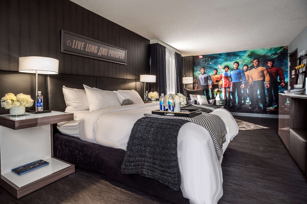 Room, 1 King Bed (The Final Frontier) - Photo 1