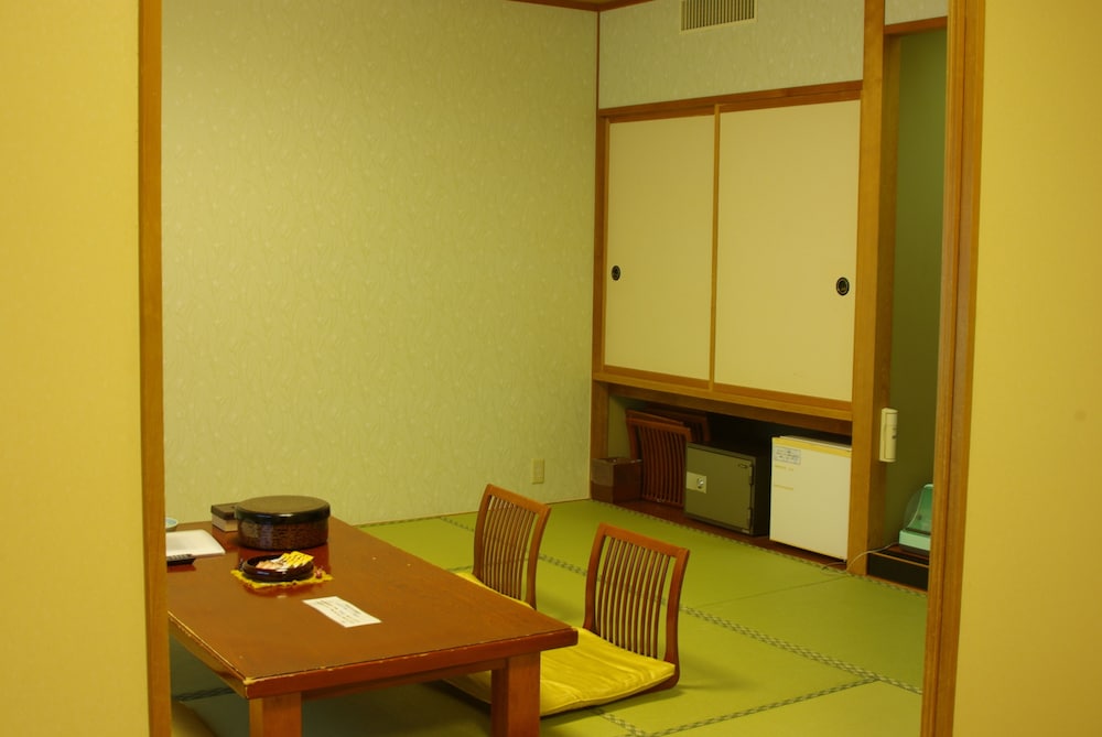 Japanese Style Room For 6 People photo 2