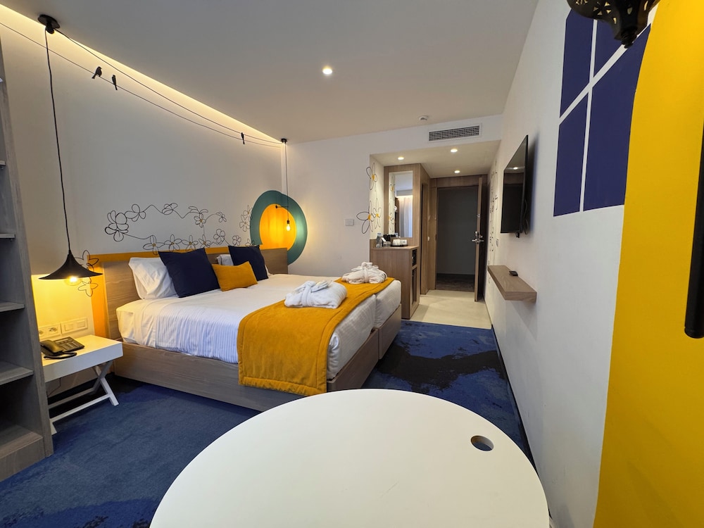 Executive Room - Photo 6