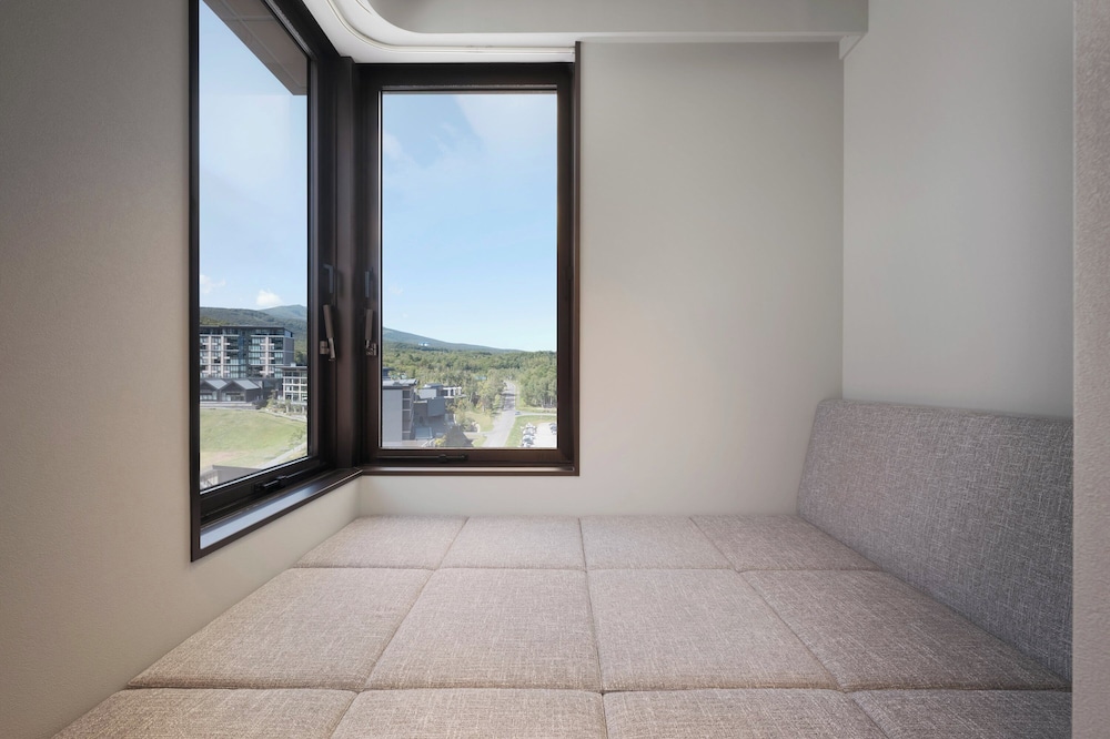 Studio Suite, Corner - Photo 2