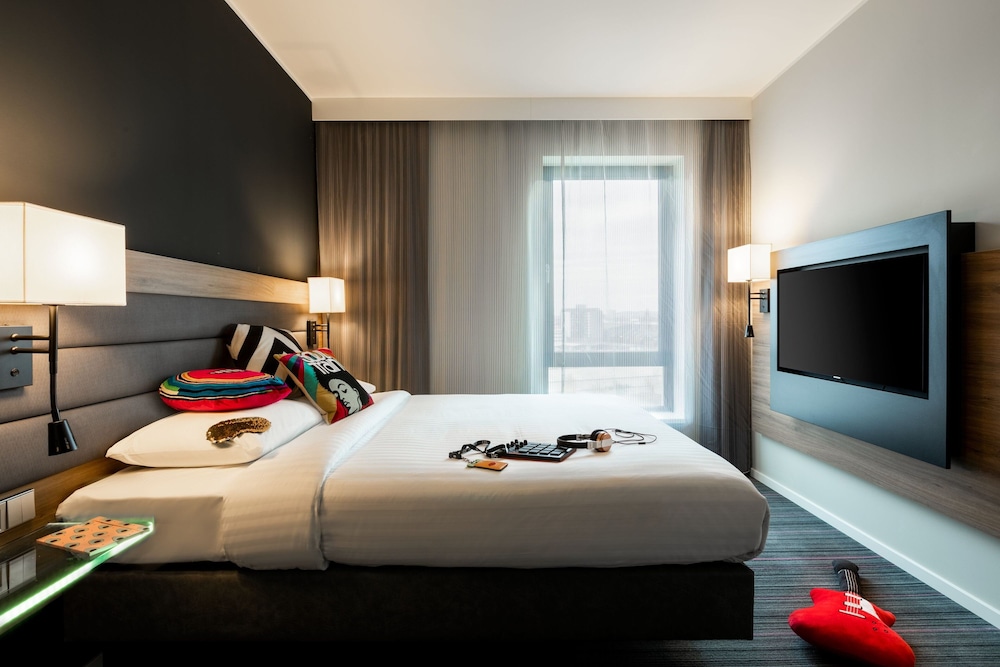 Room, 1 Queen Bed - Photo 3