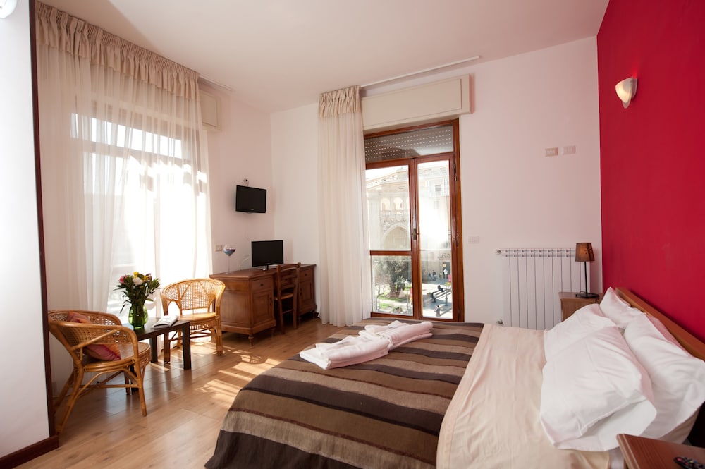 Double or Twin Room - Photo 2
