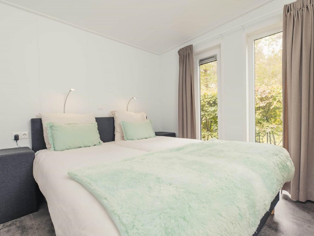 Classic Bungalow, 3 Bedrooms photo 1