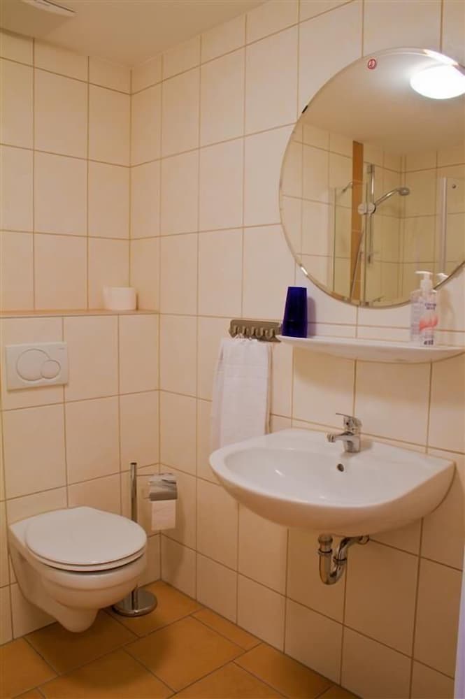 Basic Single Room photo 3