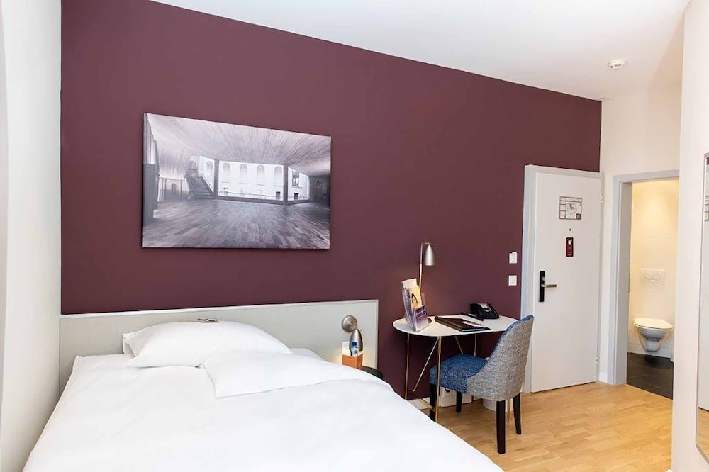 Standard Single Room - Photo 3