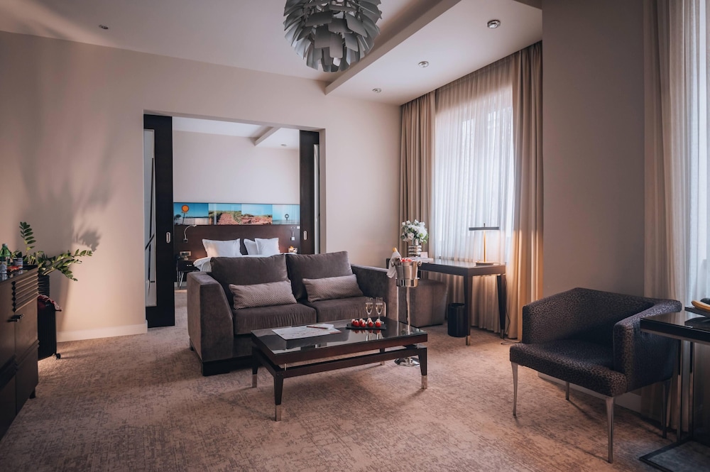 Executive Suite photo 1