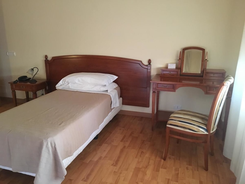 Single Room photo 1