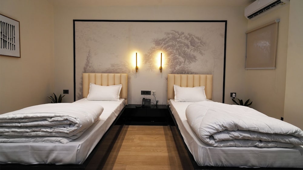 Deluxe Double or Twin Room