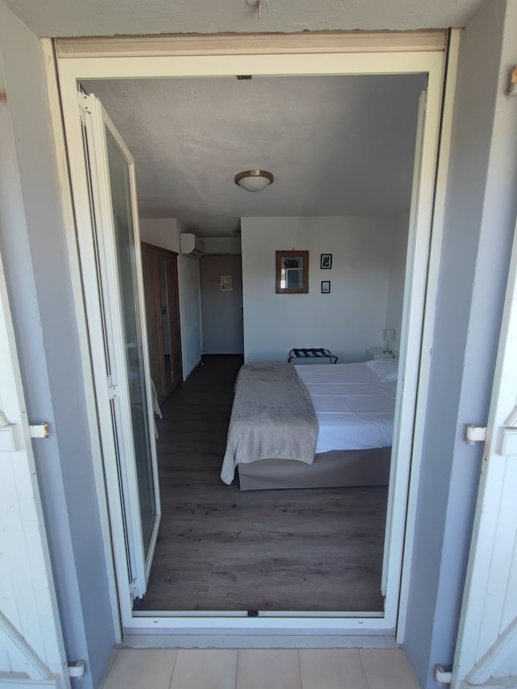 Double Room - Photo 5