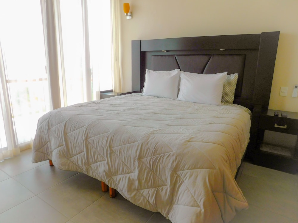 Exclusive Penthouse, 2 Bedrooms, Balcony, Beach View photo 1
