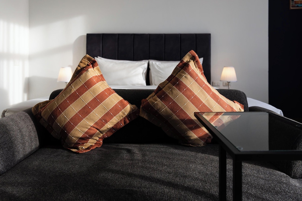 Superior King Room - Photo 25
