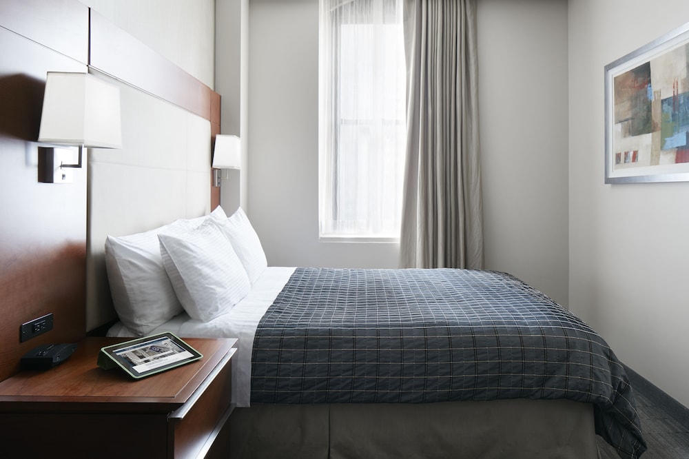 Deluxe Room, 2 Queen Beds - Photo 1