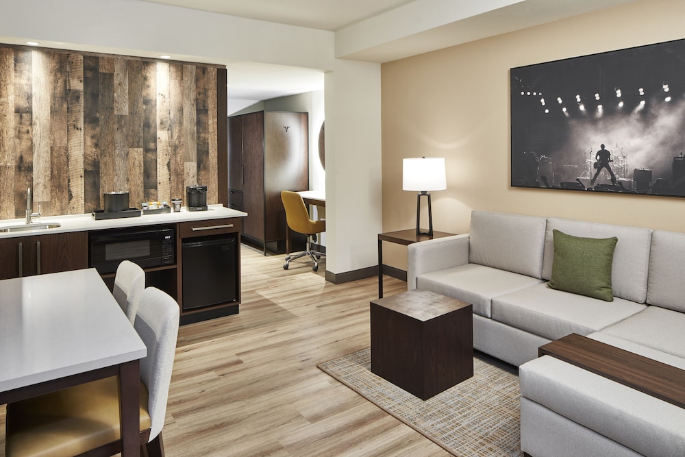 Suite, 2 Queen Beds, Accessible - Photo 7
