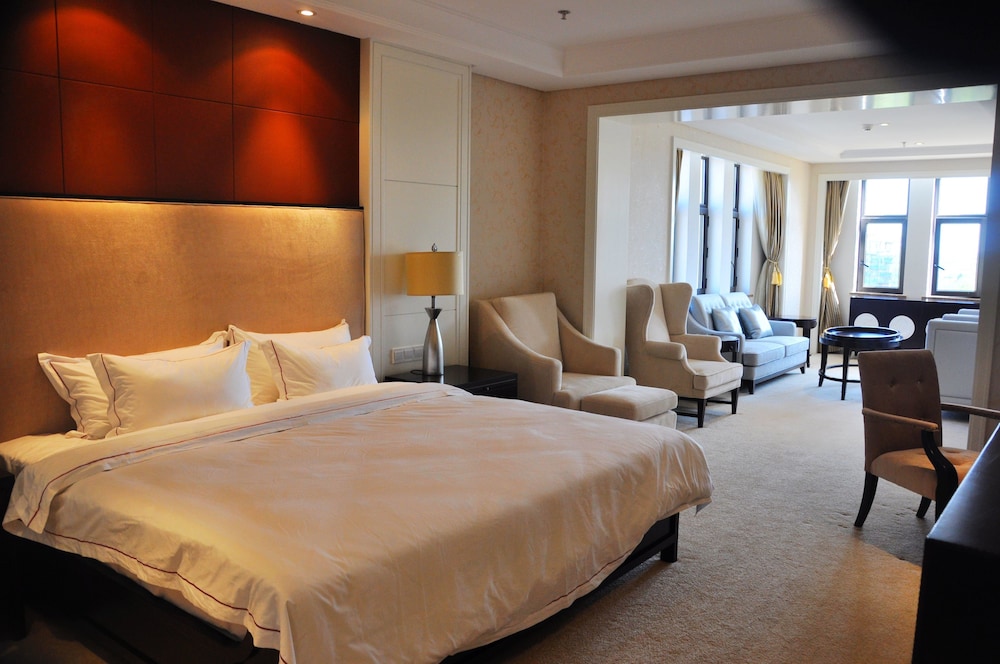 Comfort Suite photo 2