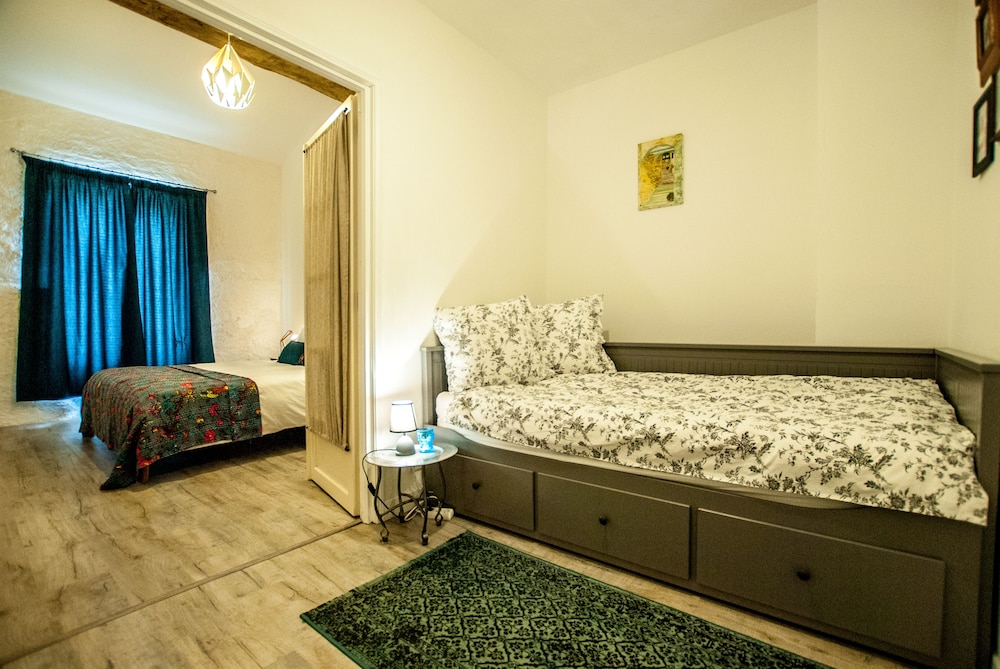 Suite - Photo 6