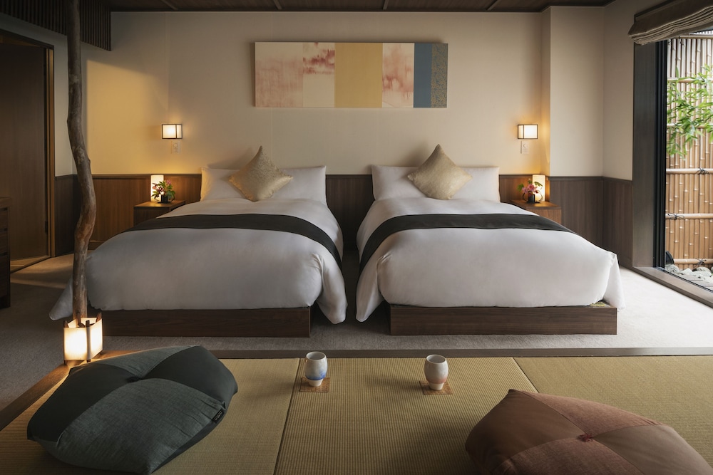 Deluxe Twin Room, 1 Bedroom, Bathtub photo 1