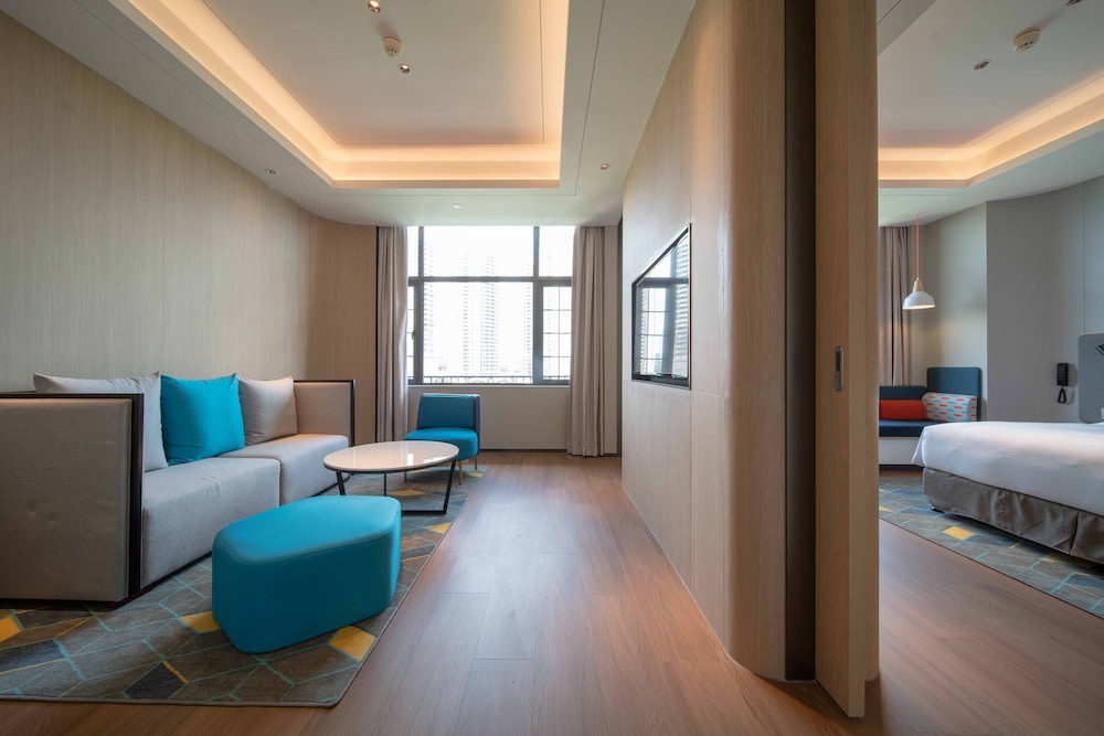 Suite, 1 King Bed (Additional Living Area) - Photo 7