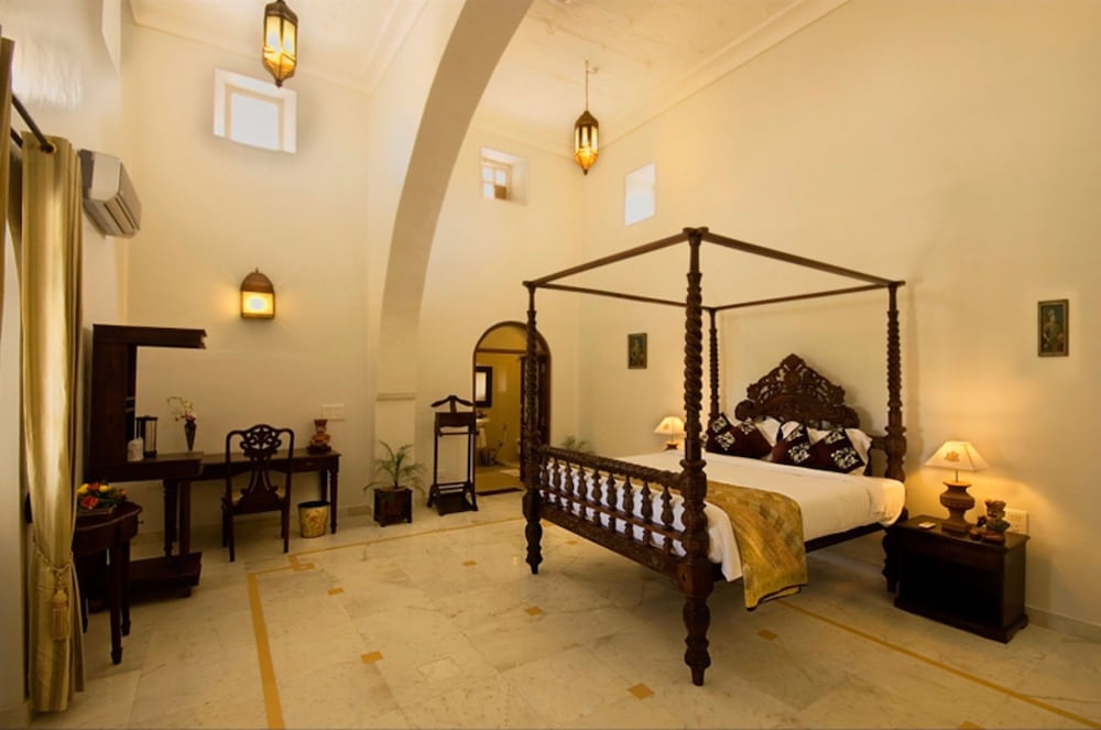 Regal Room photo 1