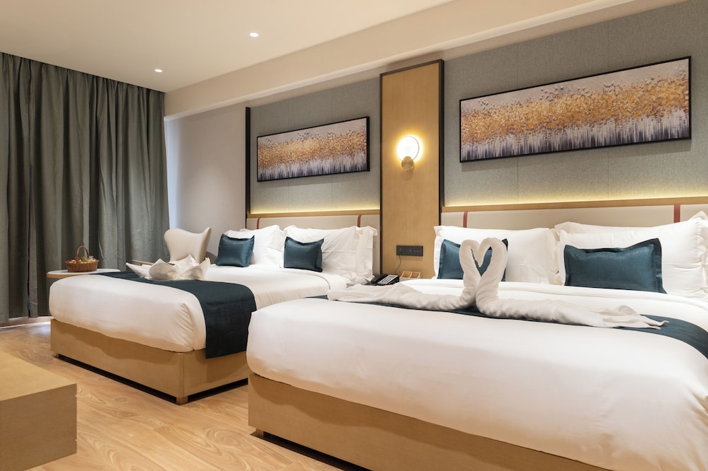 Luxury Suite photo 1
