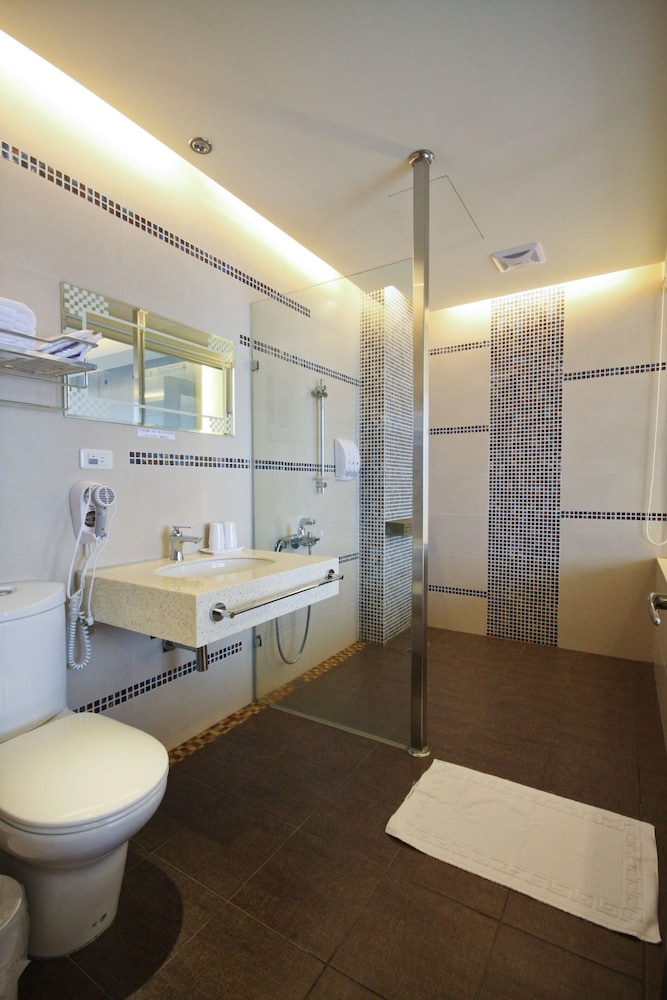 Quadruple Room, Lake View photo 3