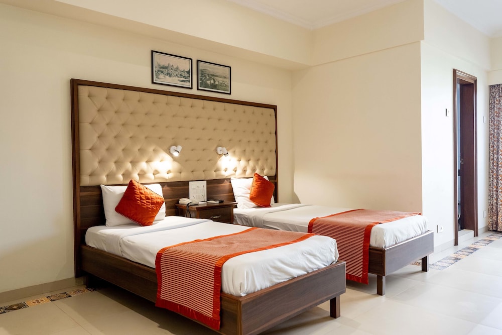 Deluxe Room - Photo 1