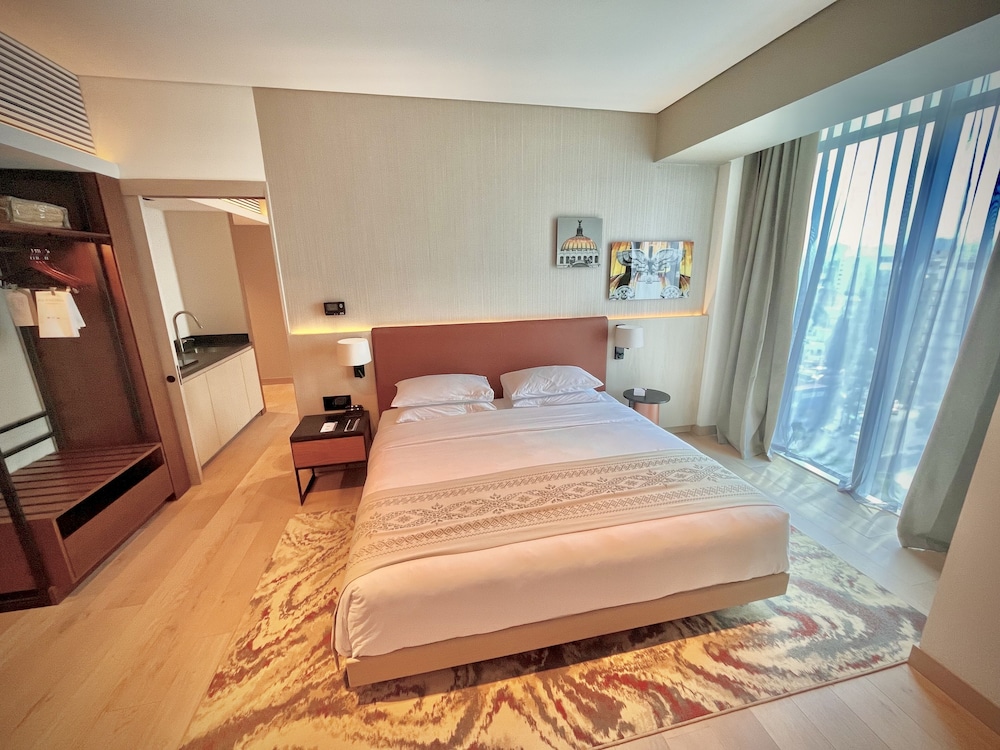 Suite (Regency)
