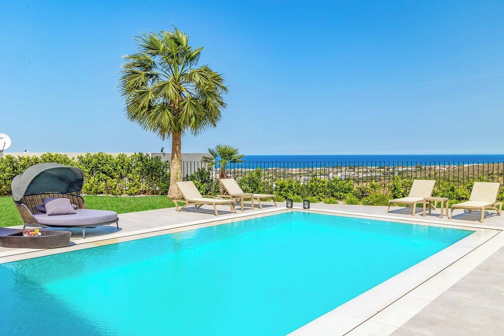 Villa (4 Bedrooms)