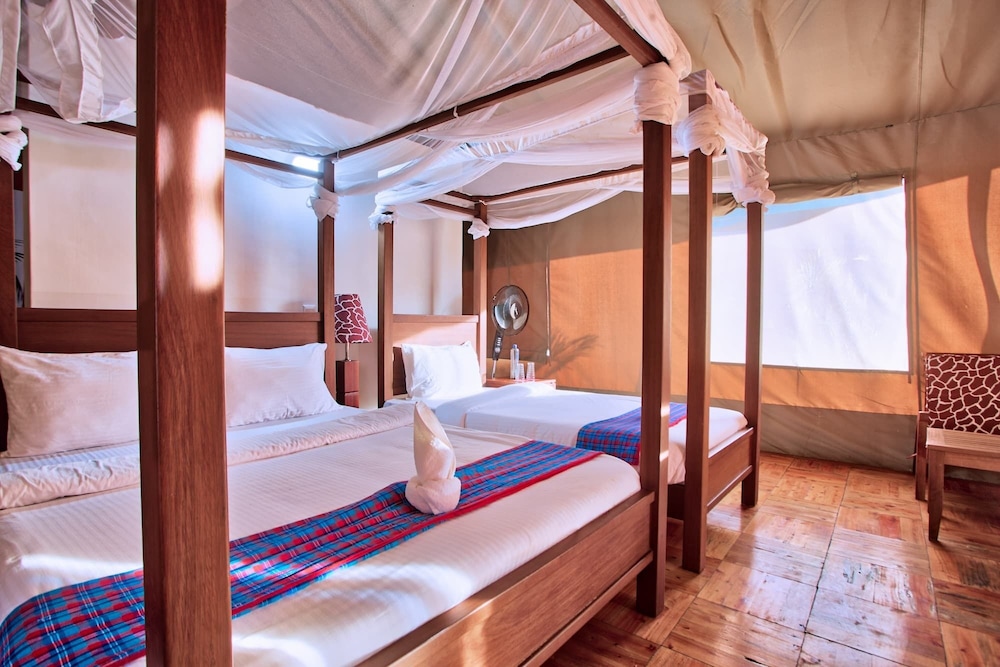 Luxury Tent, 1 Queen Bed photo 2