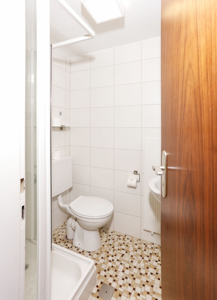 Basic Double Room - Photo 4