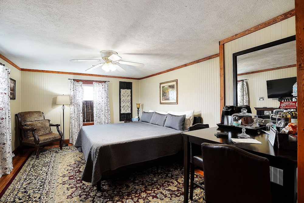Royal Oak Suite photo 3