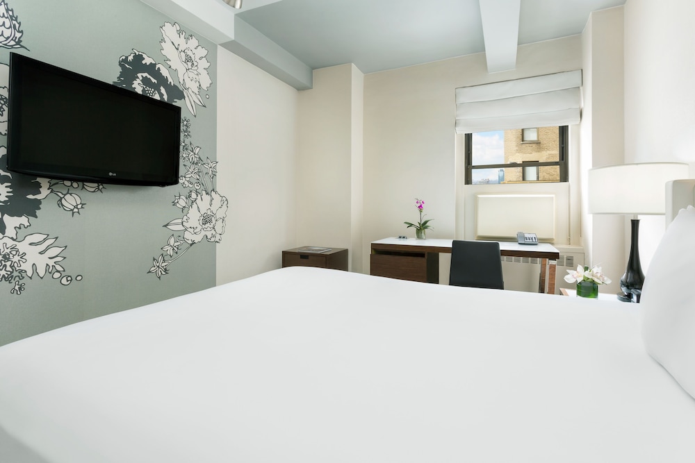 Executive Room, 1 Queen Bed photo 2