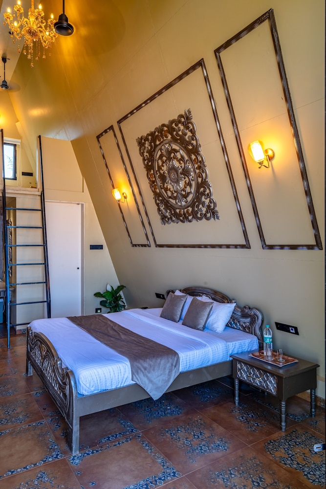 Executive Room - Photo 17