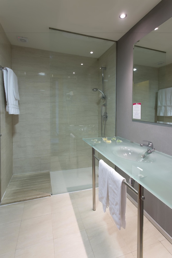 Standard Triple Room - Photo 3