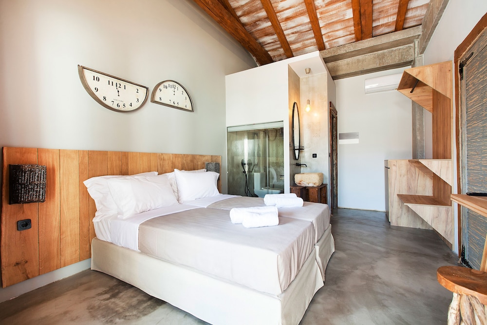 Double Room, 1 Double Bed, Pool View photo 3