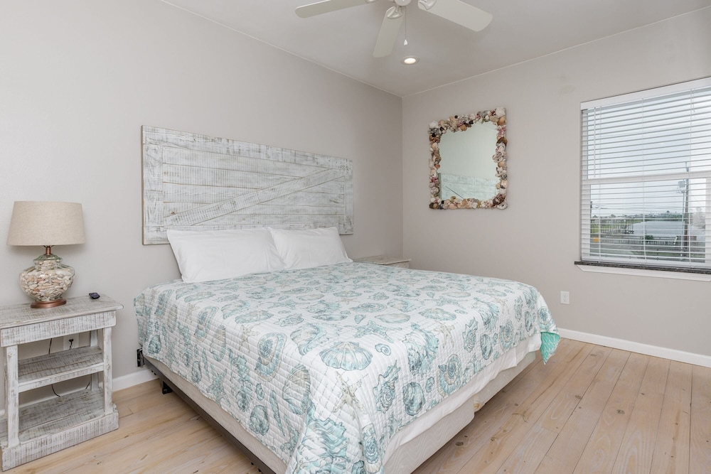 House (2 Bedrooms)