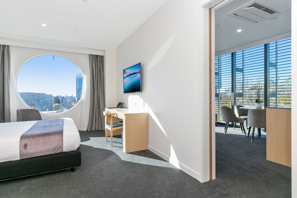 Executive Suite, 1 King Bed with Sofa bed