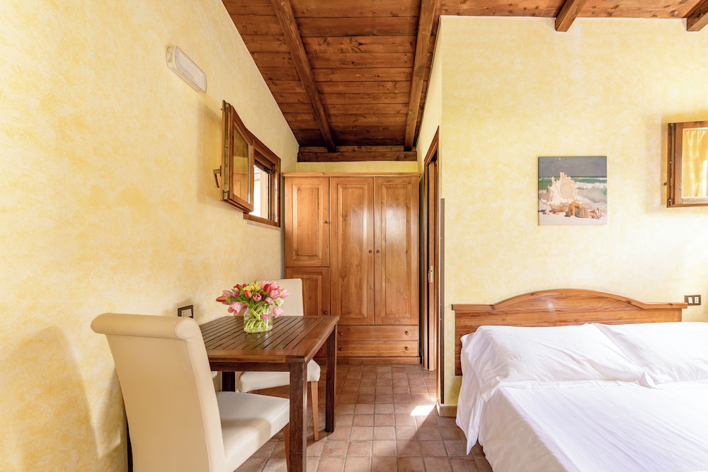 Classic Studio, 1 Bedroom, Private Bathroom photo 2
