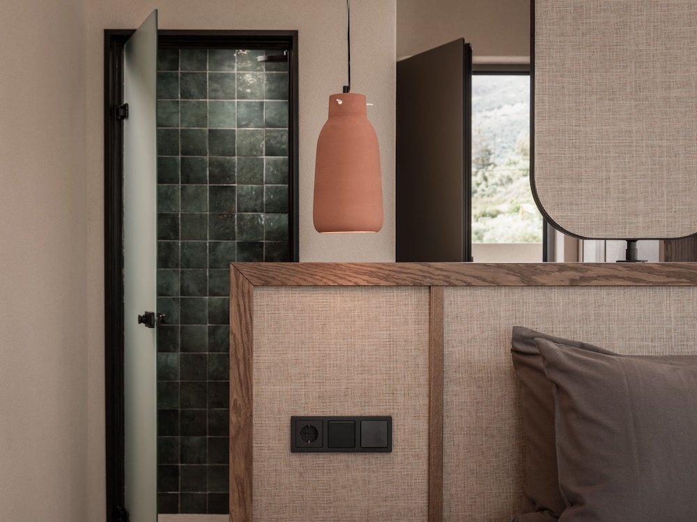 Standard Double or Twin Room, Partial Sea View photo 2