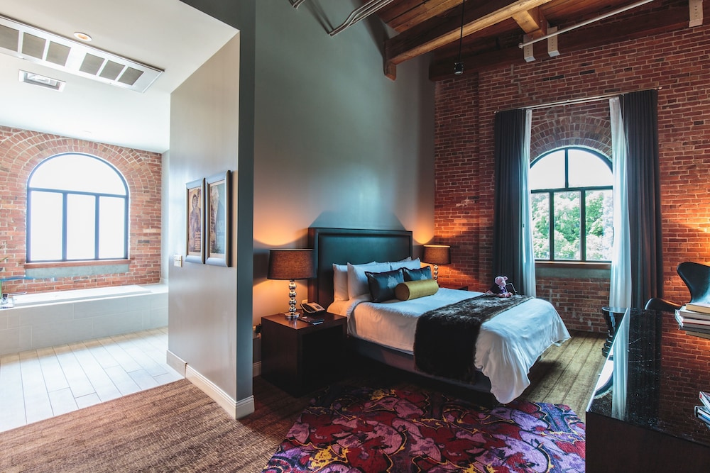 Deluxe Suite, 1 King Bed