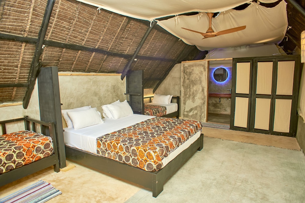 Family Room - Photo 12