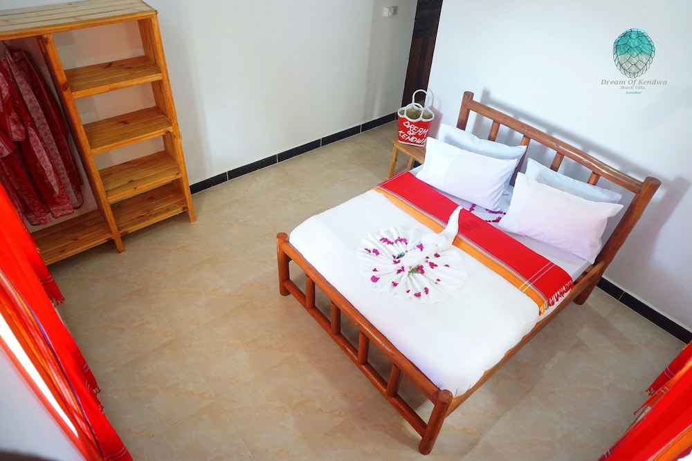 Deluxe Room, 1 Double Bed, Balcony, Garden View (Red) photo 3