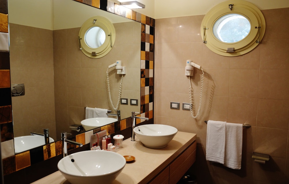 Classic Double or Twin Room - Photo 4