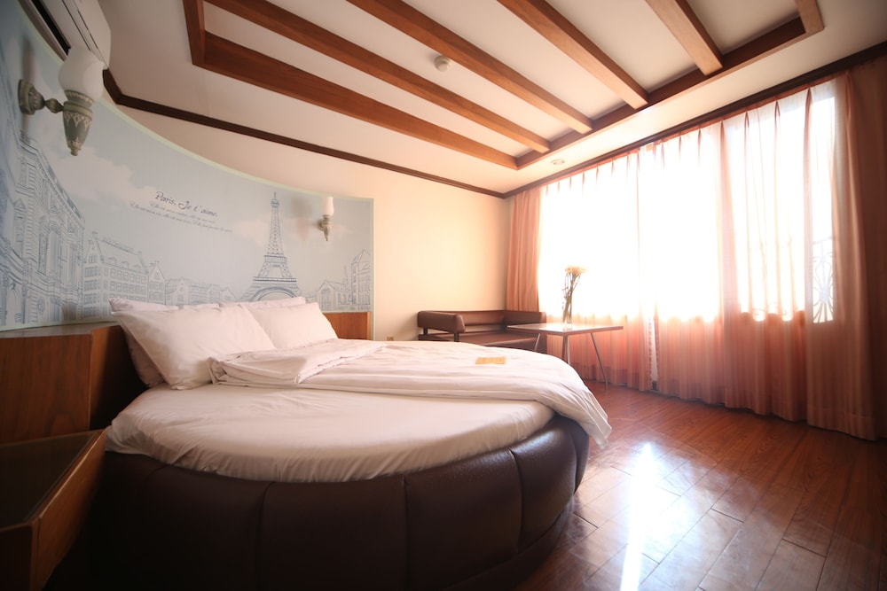 Deluxe Room, 1 Bedroom, Beach View photo 1
