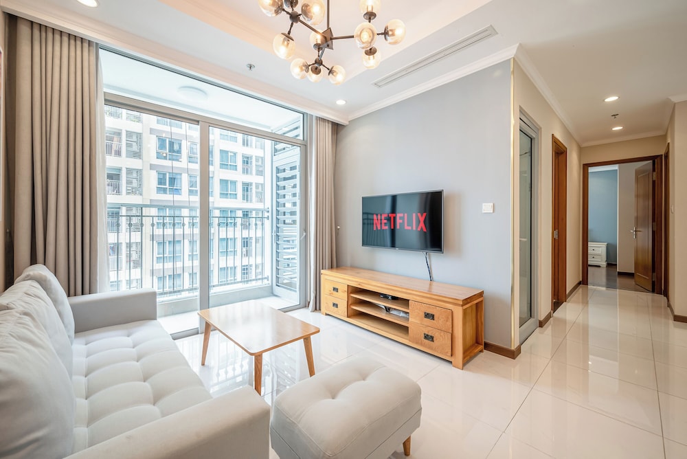 Skyline Two Bedrooms Apartment with Balcony and Courtyard View