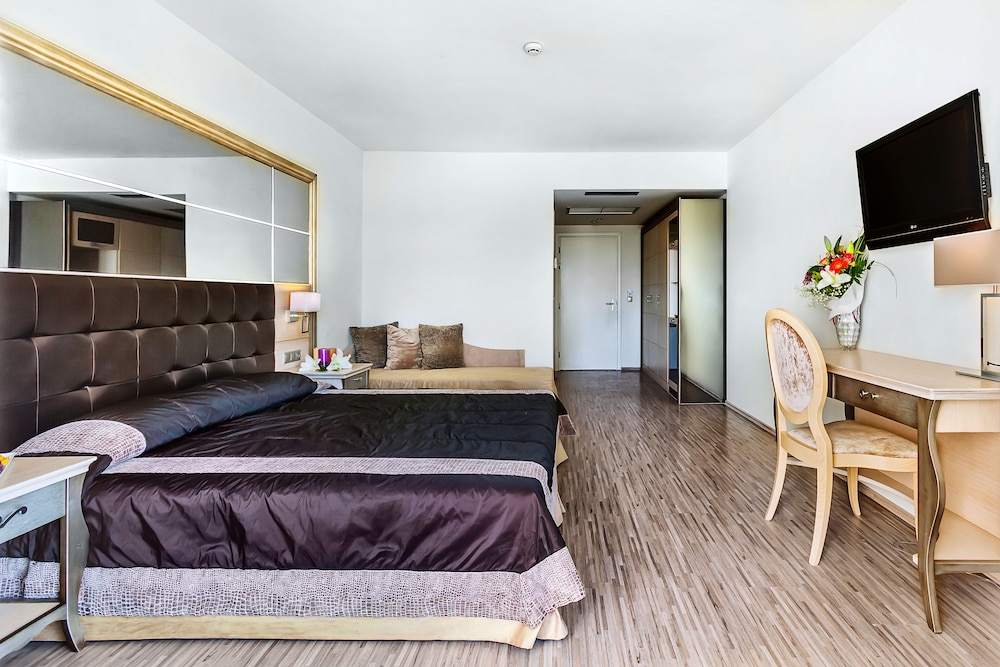 Superior Room, Garden View photo 2