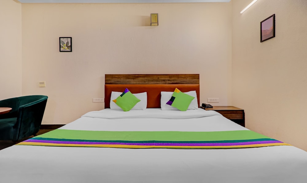 Deluxe Room - Photo 10