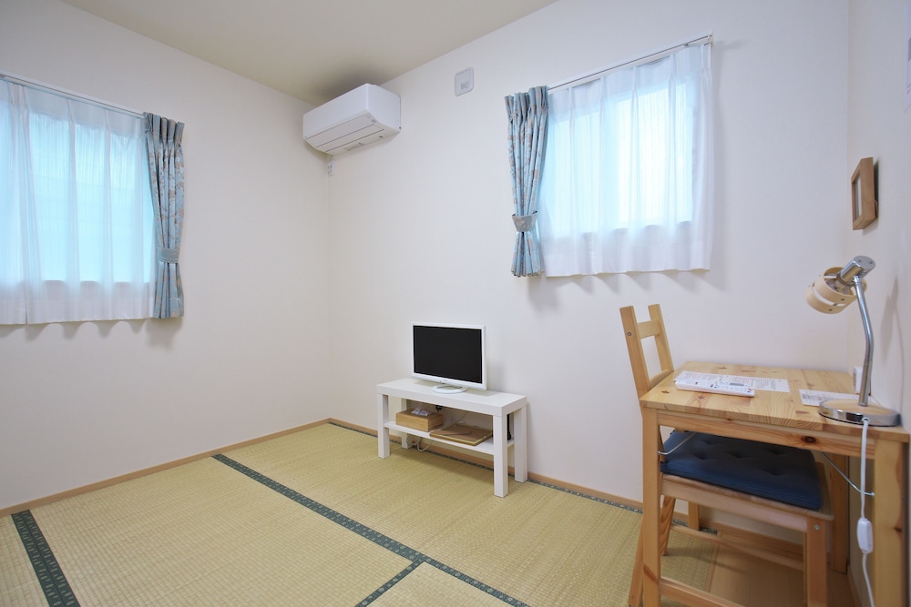 Private Japanese Style Room, Non Smoking (For 1-2 people, 5 tatami mats, Free Wi-Fi) photo 1